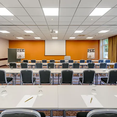 Mercure Europaplatz Hotel 4*
