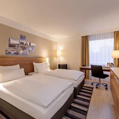 Mercure Europaplatz Hotel 4*