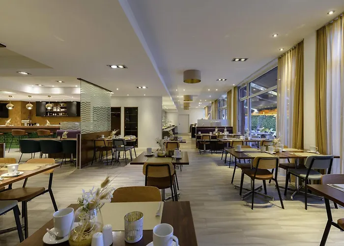 Отель Mercure Europaplatz 4*